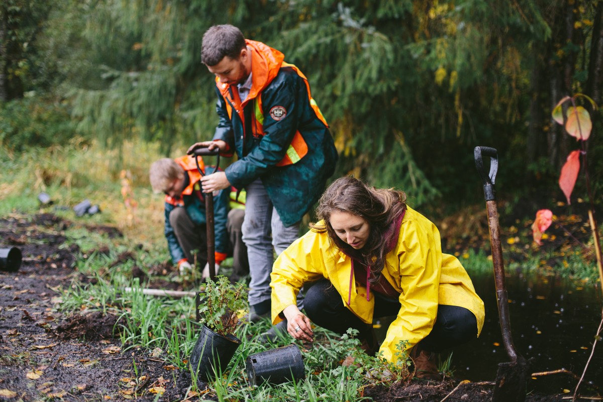 volunteer-day-surrey-bc-a-rocha